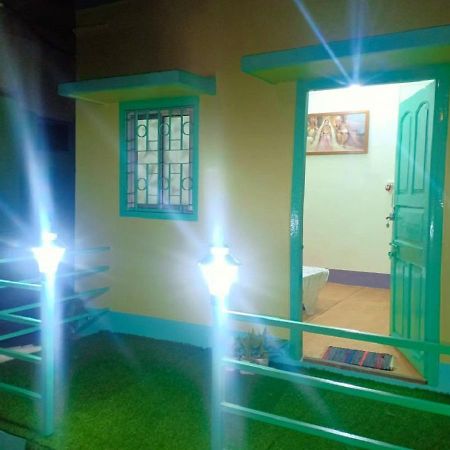 Dden Vennell Bnb -Metro Access- Kolkata Luaran gambar