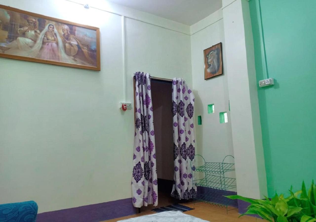 Dden Vennell Bnb -Metro Access- Kolkata Luaran gambar
