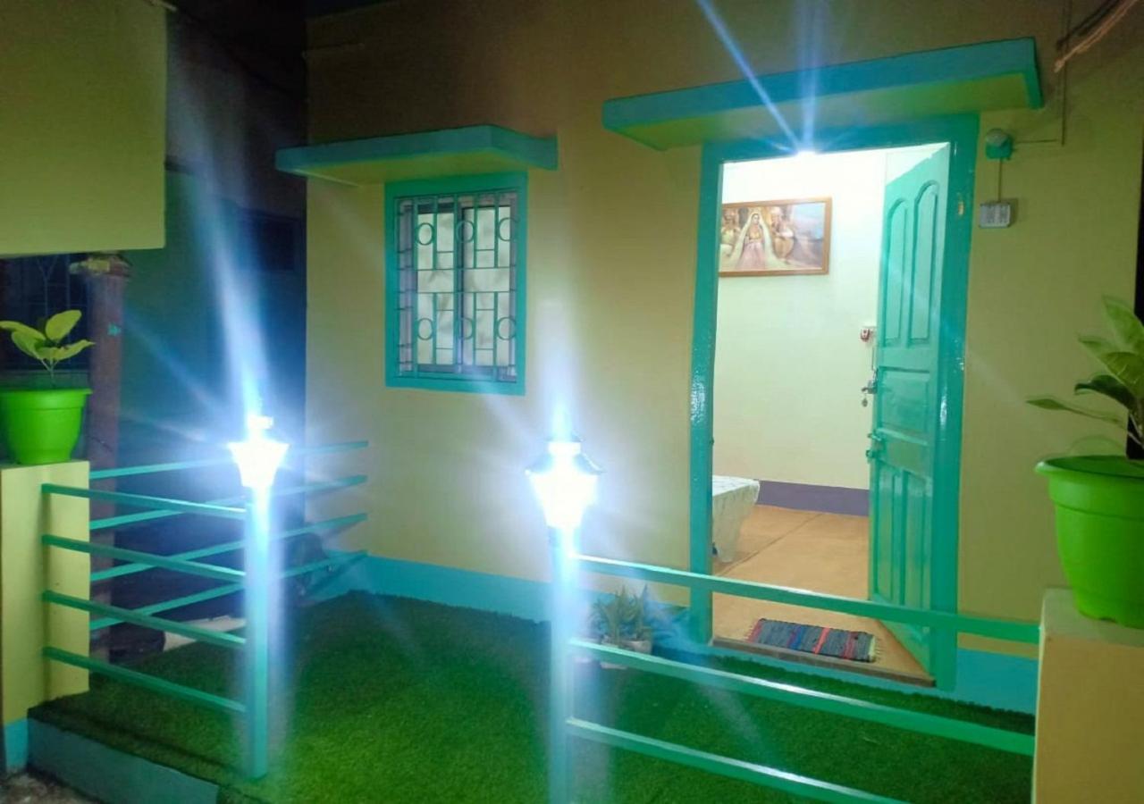 Dden Vennell Bnb -Metro Access- Kolkata Luaran gambar